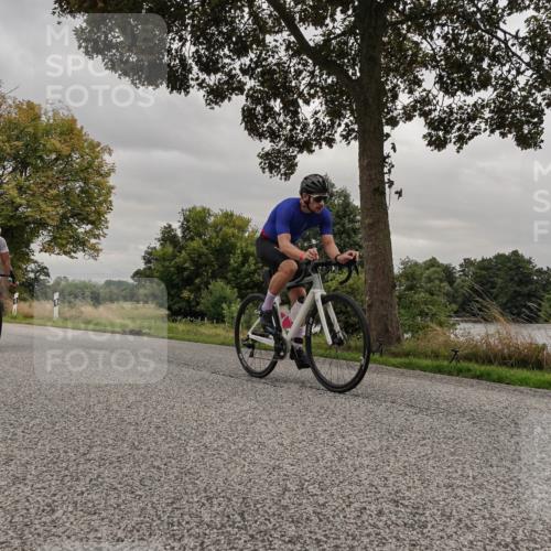 30.08.2026 - Elbe Triathlon Hamburg Michael Burmester http://msf.ph/oto/10051057 30.08.2026 10:10:27 Radfahren 418, 583, 714, 961 meine-sportfotos.de