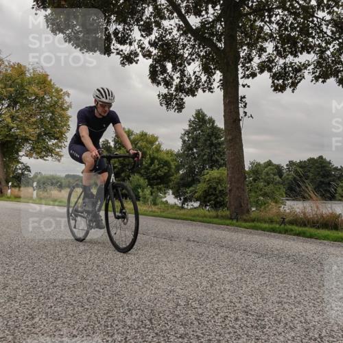 30.08.2026 - Elbe Triathlon Hamburg Michael Burmester http://msf.ph/oto/10051082 30.08.2026 10:10:42 Radfahren 419, 462, 541, 658, 849, 856, 911, 933, 960 meine-sportfotos.de