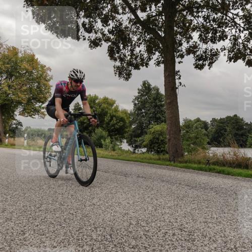 30.08.2026 - Elbe Triathlon Hamburg Michael Burmester http://msf.ph/oto/10051122 30.08.2026 10:11:18 Radfahren 364, 581, 633, 836, 920, 927 meine-sportfotos.de