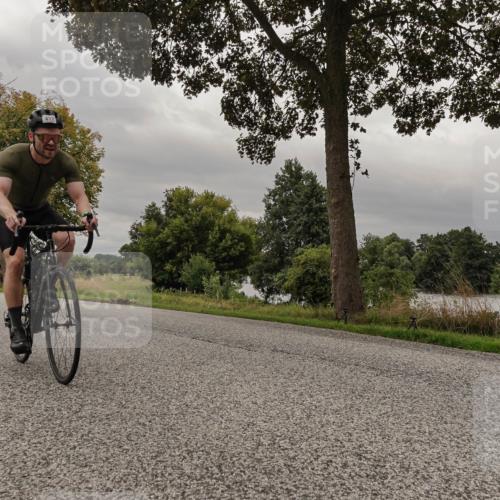 30.08.2026 - Elbe Triathlon Hamburg Michael Burmester http://msf.ph/oto/10051202 30.08.2026 10:12:30 Radfahren 437, 569, 734, 902, 939, 976 meine-sportfotos.de