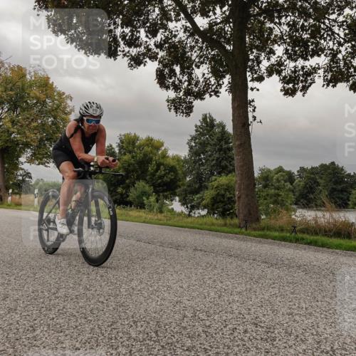 30.08.2026 - Elbe Triathlon Hamburg Michael Burmester http://msf.ph/oto/10051218 30.08.2026 10:12:49 Radfahren 410, 657, 669, 813, 983 meine-sportfotos.de