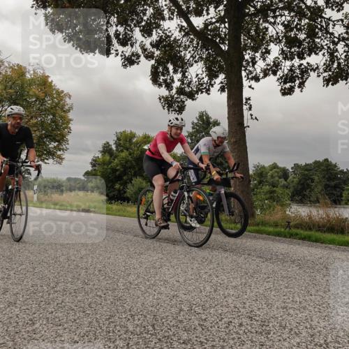 30.08.2026 - Elbe Triathlon Hamburg Michael Burmester http://msf.ph/oto/10051240 30.08.2026 10:13:02 Radfahren 441, 537, 664, 722, 728, 797, 872, 883 meine-sportfotos.de
