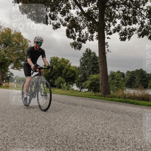 30.08.2026 - Elbe Triathlon Hamburg Michael Burmester http://msf.ph/oto/10051247 30.08.2026 10:13:08 Radfahren 797 meine-sportfotos.de