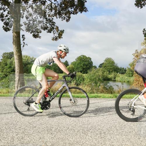 30.08.2026 - Elbe Triathlon Hamburg Michael Burmester http://msf.ph/oto/10051282 30.08.2026 09:53:37 Radfahren 320, 435, 516, 575, 773, 965, 1897 meine-sportfotos.de