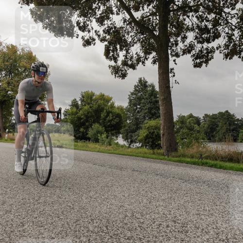 30.08.2026 - Elbe Triathlon Hamburg Michael Burmester http://msf.ph/oto/10051307 30.08.2026 10:14:00 Radfahren 585, 611, 612, 646, 799, 881, 886, 1896 meine-sportfotos.de