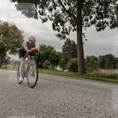 30.08.2026 - Elbe Triathlon Hamburg Michael Burmester http://msf.ph/oto/10051309 30.08.2026 10:14:01 Radfahren 585, 611, 646, 799, 881, 886, 1896 meine-sportfotos.de