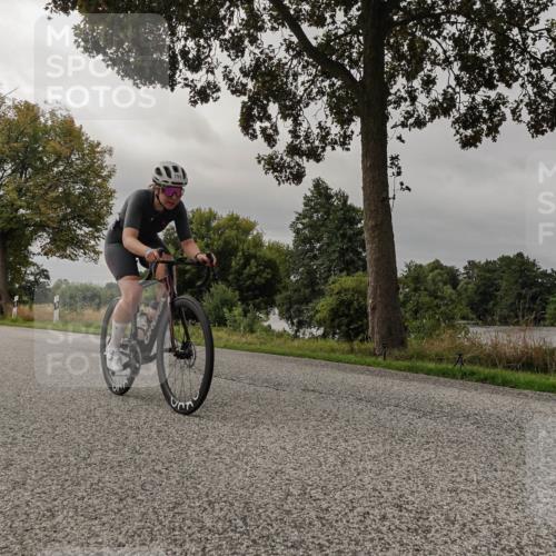 30.08.2026 - Elbe Triathlon Hamburg Michael Burmester http://msf.ph/oto/10051318 30.08.2026 10:14:04 Radfahren 585, 611, 646, 799 meine-sportfotos.de