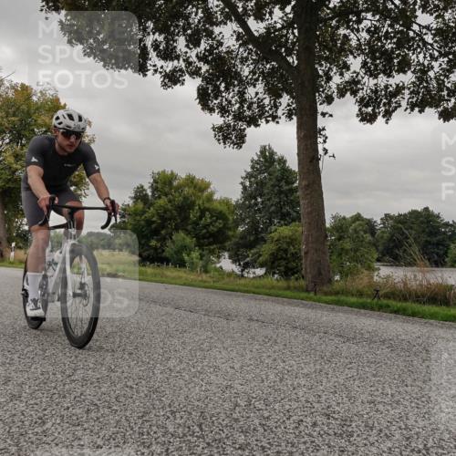 30.08.2026 - Elbe Triathlon Hamburg Michael Burmester http://msf.ph/oto/10051474 30.08.2026 10:16:26 Radfahren 548, 650, 820, 869 meine-sportfotos.de