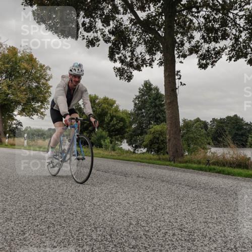 30.08.2026 - Elbe Triathlon Hamburg Michael Burmester http://msf.ph/oto/10051493 30.08.2026 10:16:48 Radfahren 429, 491, 724 meine-sportfotos.de