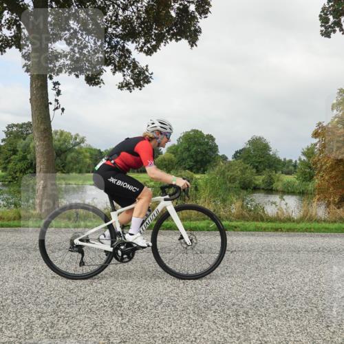 30.08.2026 - Elbe Triathlon Hamburg Michael Burmester http://msf.ph/oto/10051516 30.08.2026 09:56:49 Radfahren 543, 646, 771, 901, 912, 957 meine-sportfotos.de