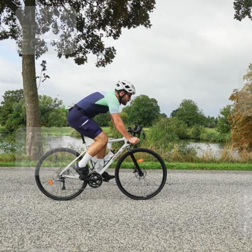 30.08.2026 - Elbe Triathlon Hamburg Michael Burmester http://msf.ph/oto/10051534 30.08.2026 09:57:05 Radfahren 480, 612, 613, 689, 720, 726, 741, 932 meine-sportfotos.de