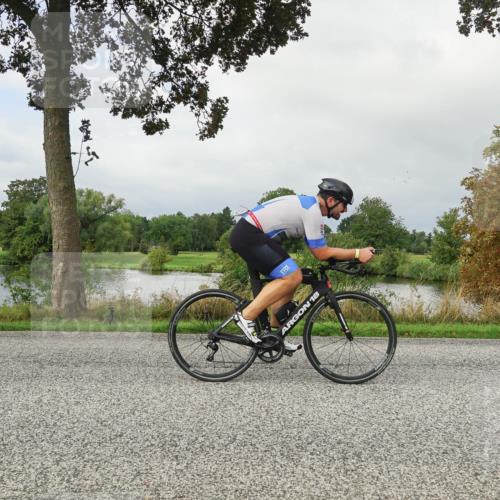 30.08.2026 - Elbe Triathlon Hamburg Michael Burmester http://msf.ph/oto/10051557 30.08.2026 09:57:21 Radfahren 261, 641, 658, 665, 678, 698, 747, 810, 887, 1896 meine-sportfotos.de