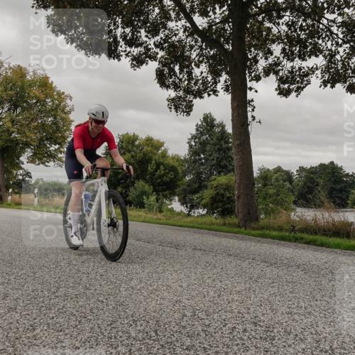 30.08.2026 - Elbe Triathlon Hamburg Michael Burmester http://msf.ph/oto/10051655 30.08.2026 10:19:53 Radfahren 674, 921 meine-sportfotos.de