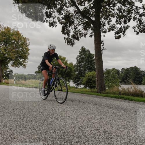 30.08.2026 - Elbe Triathlon Hamburg Michael Burmester http://msf.ph/oto/10051697 30.08.2026 10:20:45 Radfahren 672, 795, 879, 942 meine-sportfotos.de