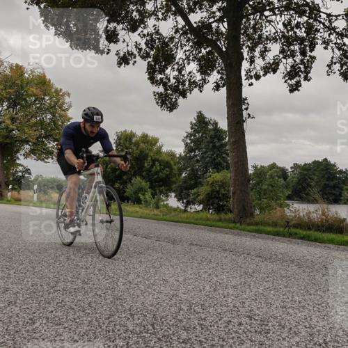 30.08.2026 - Elbe Triathlon Hamburg Michael Burmester http://msf.ph/oto/10051717 30.08.2026 10:21:12 Radfahren 553, 635, 786, 805, 821 meine-sportfotos.de