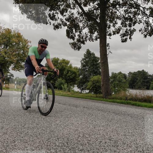 30.08.2026 - Elbe Triathlon Hamburg Michael Burmester http://msf.ph/oto/10051720 30.08.2026 10:21:16 Radfahren 553, 805, 821 meine-sportfotos.de
