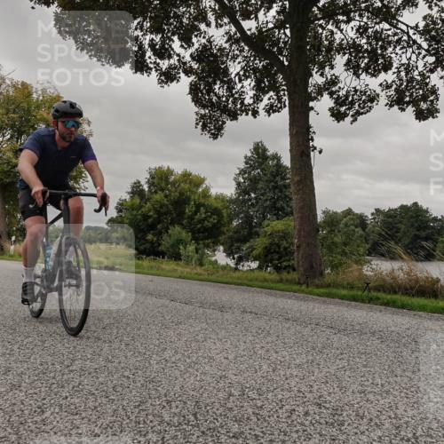 30.08.2026 - Elbe Triathlon Hamburg Michael Burmester http://msf.ph/oto/10051738 30.08.2026 10:21:34 Radfahren 589 meine-sportfotos.de