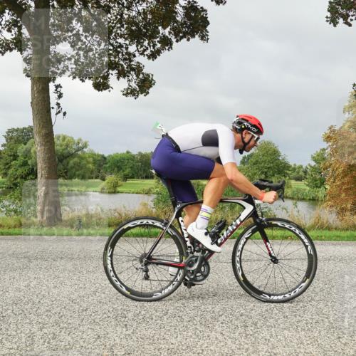30.08.2026 - Elbe Triathlon Hamburg Michael Burmester http://msf.ph/oto/10051789 30.08.2026 10:00:11 Radfahren 841 meine-sportfotos.de