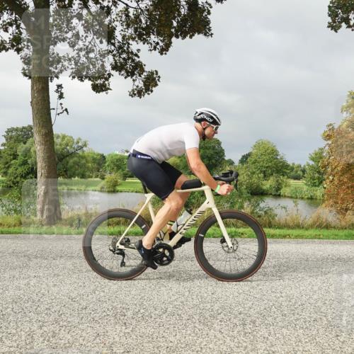 30.08.2026 - Elbe Triathlon Hamburg Michael Burmester http://msf.ph/oto/10051792 30.08.2026 10:00:19 Radfahren 489 meine-sportfotos.de