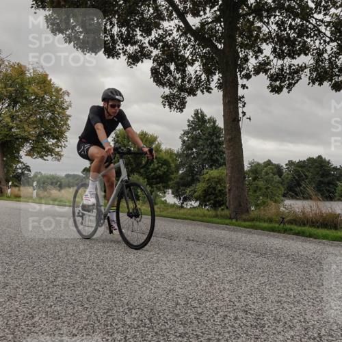 30.08.2026 - Elbe Triathlon Hamburg Michael Burmester http://msf.ph/oto/10051798 30.08.2026 10:23:04 Radfahren 796 meine-sportfotos.de