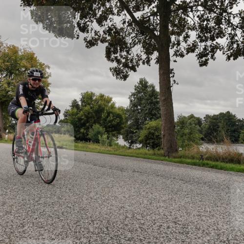 30.08.2026 - Elbe Triathlon Hamburg Michael Burmester http://msf.ph/oto/10051995 30.08.2026 10:27:02 Radfahren 811, 842 meine-sportfotos.de