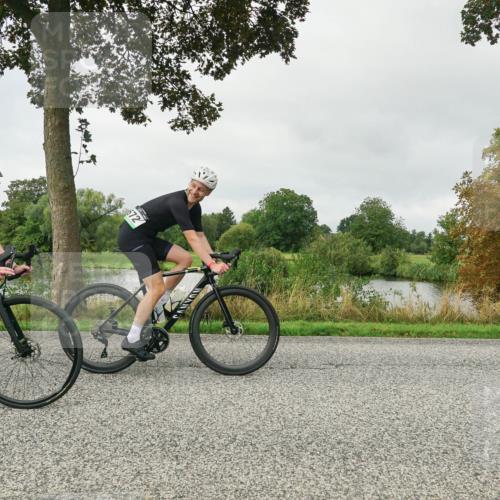30.08.2026 - Elbe Triathlon Hamburg Michael Burmester http://msf.ph/oto/10052004 30.08.2026 10:03:42 Radfahren 572, 672, 764, 795, 824, 945 meine-sportfotos.de