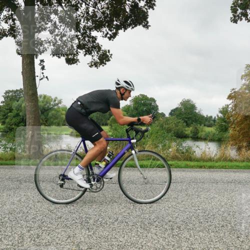 30.08.2026 - Elbe Triathlon Hamburg Michael Burmester http://msf.ph/oto/10052078 30.08.2026 10:05:28 Radfahren 968 meine-sportfotos.de