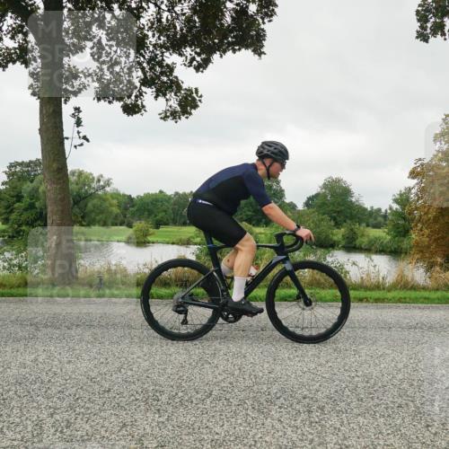 30.08.2026 - Elbe Triathlon Hamburg Michael Burmester http://msf.ph/oto/10052141 30.08.2026 10:06:41 Radfahren 555, 814, 822, 845, 946 meine-sportfotos.de