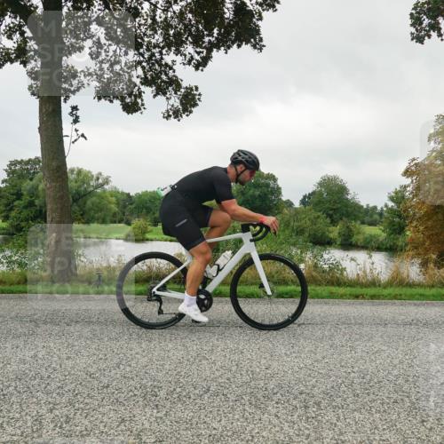 30.08.2026 - Elbe Triathlon Hamburg Michael Burmester http://msf.ph/oto/10052182 30.08.2026 10:07:30 Radfahren 492, 573, 775, 903, 936, 982 meine-sportfotos.de