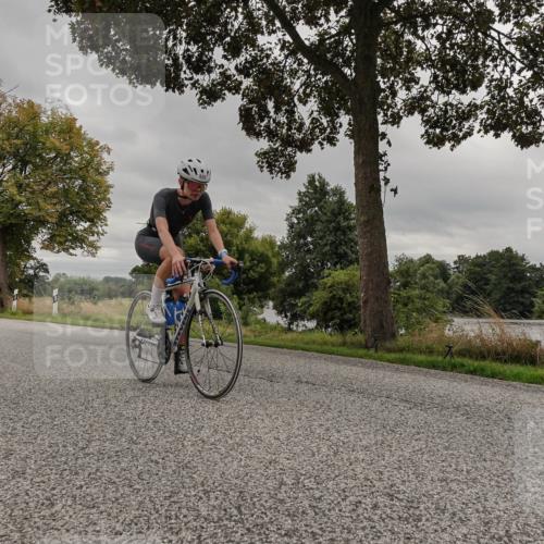 30.08.2026 - Elbe Triathlon Hamburg Michael Burmester http://msf.ph/oto/10052261 30.08.2026 10:31:09 Radfahren 646, 833, 880, 944, 1099 meine-sportfotos.de