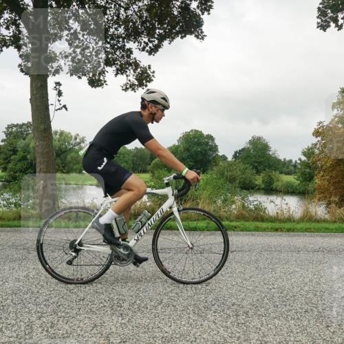 30.08.2026 - Elbe Triathlon Hamburg Michael Burmester http://msf.ph/oto/10052272 30.08.2026 10:08:31 Radfahren 395, 500, 509, 587, 676, 834, 889, 908 meine-sportfotos.de