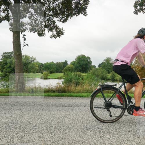 30.08.2026 - Elbe Triathlon Hamburg Michael Burmester http://msf.ph/oto/10052279 30.08.2026 10:08:36 Radfahren 500, 509, 676, 686, 736, 834, 889, 908 meine-sportfotos.de