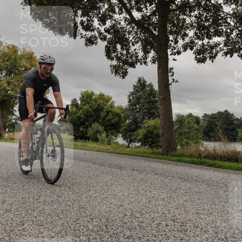 30.08.2026 - Elbe Triathlon Hamburg Michael Burmester http://msf.ph/oto/10052280 30.08.2026 10:31:32 Radfahren 934, 954, 957, 997, 1000, 1013, 1040, 1076, 1114 meine-sportfotos.de