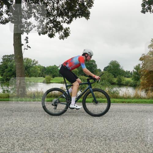 30.08.2026 - Elbe Triathlon Hamburg Michael Burmester http://msf.ph/oto/10052369 30.08.2026 10:09:55 Radfahren 529, 570, 690, 858, 937, 967, 967 meine-sportfotos.de