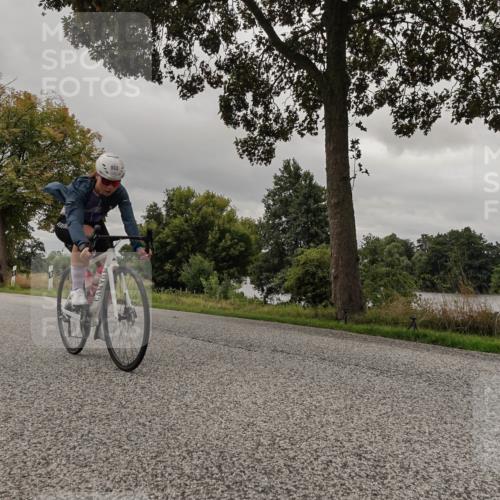 30.08.2026 - Elbe Triathlon Hamburg Michael Burmester http://msf.ph/oto/10052370 30.08.2026 10:32:28 Radfahren 803, 813, 1023 meine-sportfotos.de