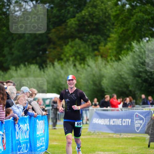 30.08.2026 - Elbe Triathlon Hamburg LAZAROV Photography http://msf.ph/oto/10052371 30.08.2026 10:46:13 Ziel 691 meine-sportfotos.de