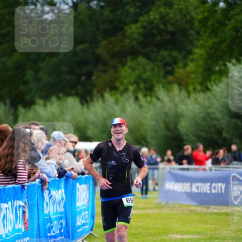 30.08.2026 - Elbe Triathlon Hamburg LAZAROV Photography http://msf.ph/oto/10052377 30.08.2026 10:46:13 Ziel 691 meine-sportfotos.de