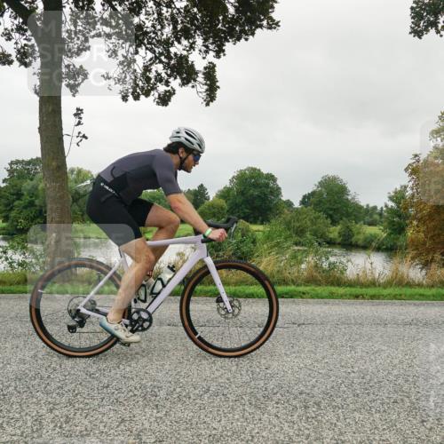 30.08.2026 - Elbe Triathlon Hamburg Michael Burmester http://msf.ph/oto/10052378 30.08.2026 10:10:03 Radfahren 408, 415, 865, 967, 967 meine-sportfotos.de