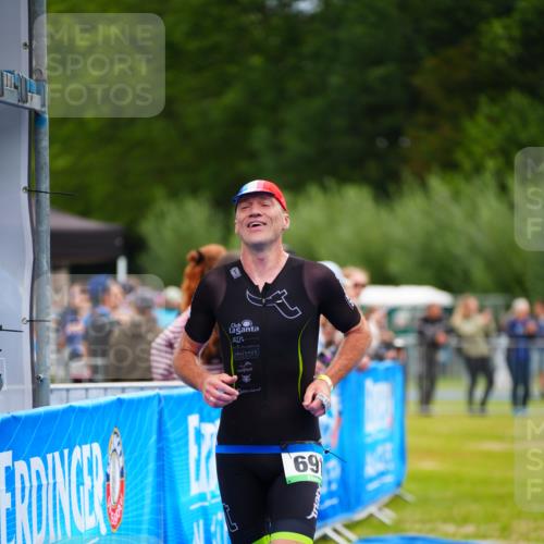 30.08.2026 - Elbe Triathlon Hamburg LAZAROV Photography http://msf.ph/oto/10052391 30.08.2026 10:46:15 Ziel 691 meine-sportfotos.de