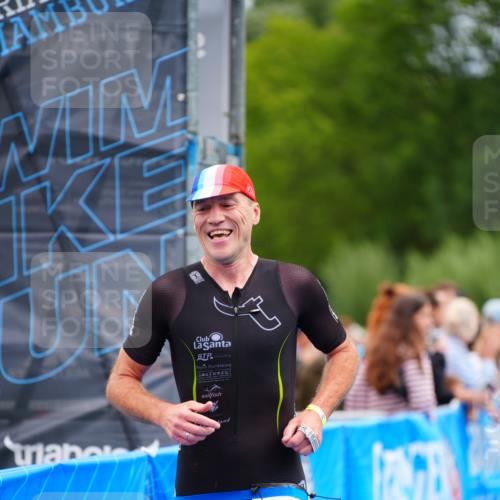 30.08.2026 - Elbe Triathlon Hamburg LAZAROV Photography http://msf.ph/oto/10052405 30.08.2026 10:46:15 Ziel 691 meine-sportfotos.de