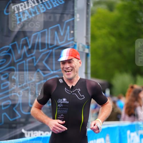 30.08.2026 - Elbe Triathlon Hamburg LAZAROV Photography http://msf.ph/oto/10052408 30.08.2026 10:46:16 Ziel 691 meine-sportfotos.de