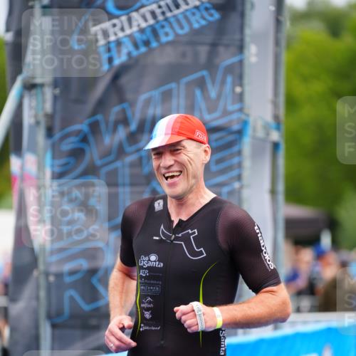 30.08.2026 - Elbe Triathlon Hamburg LAZAROV Photography http://msf.ph/oto/10052412 30.08.2026 10:46:16 Ziel 691 meine-sportfotos.de