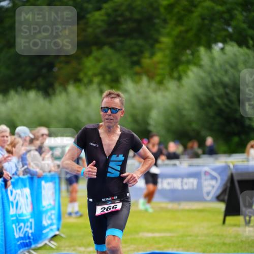 30.08.2026 - Elbe Triathlon Hamburg LAZAROV Photography http://msf.ph/oto/10052465 30.08.2026 10:46:31 Ziel 266, 508 meine-sportfotos.de