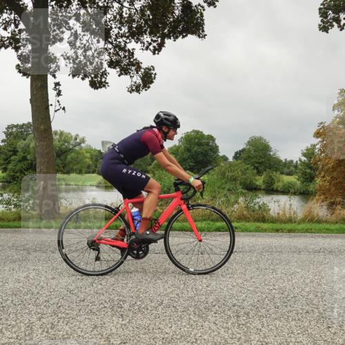 30.08.2026 - Elbe Triathlon Hamburg Michael Burmester http://msf.ph/oto/10052466 30.08.2026 10:11:23 Radfahren 621, 713, 741, 836, 920 meine-sportfotos.de