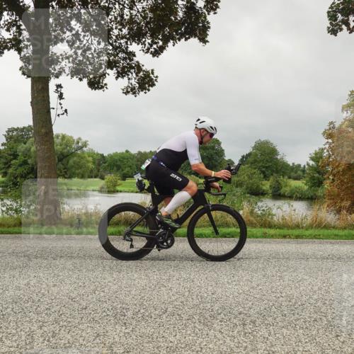30.08.2026 - Elbe Triathlon Hamburg Michael Burmester http://msf.ph/oto/10052474 30.08.2026 10:11:30 Radfahren 557, 713, 741, 808 meine-sportfotos.de