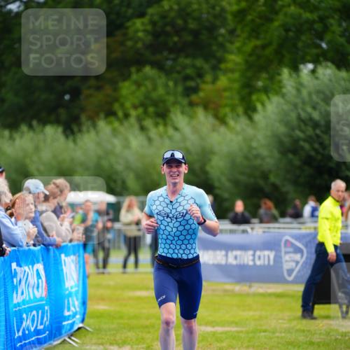 30.08.2026 - Elbe Triathlon Hamburg LAZAROV Photography http://msf.ph/oto/10052508 30.08.2026 10:46:38 Ziel 354, 508 meine-sportfotos.de