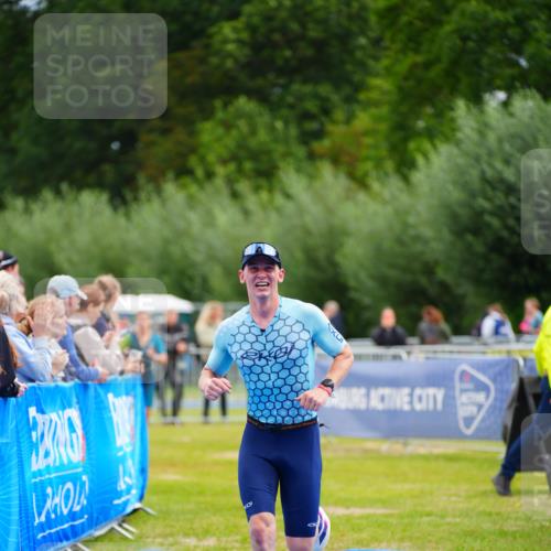 30.08.2026 - Elbe Triathlon Hamburg LAZAROV Photography http://msf.ph/oto/10052511 30.08.2026 10:46:38 Ziel 354, 508 meine-sportfotos.de