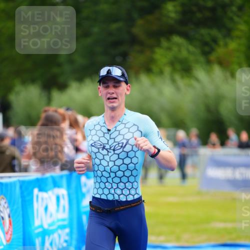 30.08.2026 - Elbe Triathlon Hamburg LAZAROV Photography http://msf.ph/oto/10052532 30.08.2026 10:46:40 Ziel 354, 508 meine-sportfotos.de
