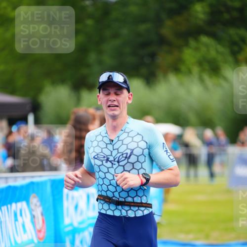 30.08.2026 - Elbe Triathlon Hamburg LAZAROV Photography http://msf.ph/oto/10052538 30.08.2026 10:46:40 Ziel 354, 508 meine-sportfotos.de