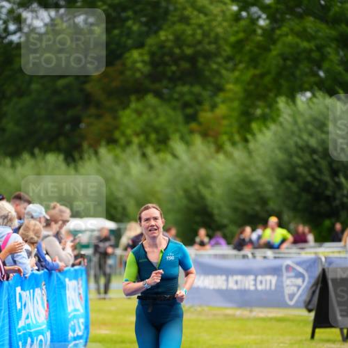 30.08.2026 - Elbe Triathlon Hamburg LAZAROV Photography http://msf.ph/oto/10052579 30.08.2026 10:46:45 Ziel 293, 354 meine-sportfotos.de